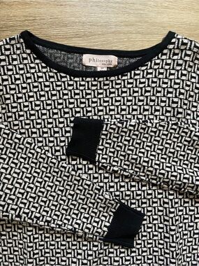 Philosophy Pullover Sweater Dolman Sleeves Black & Tan Geo Print